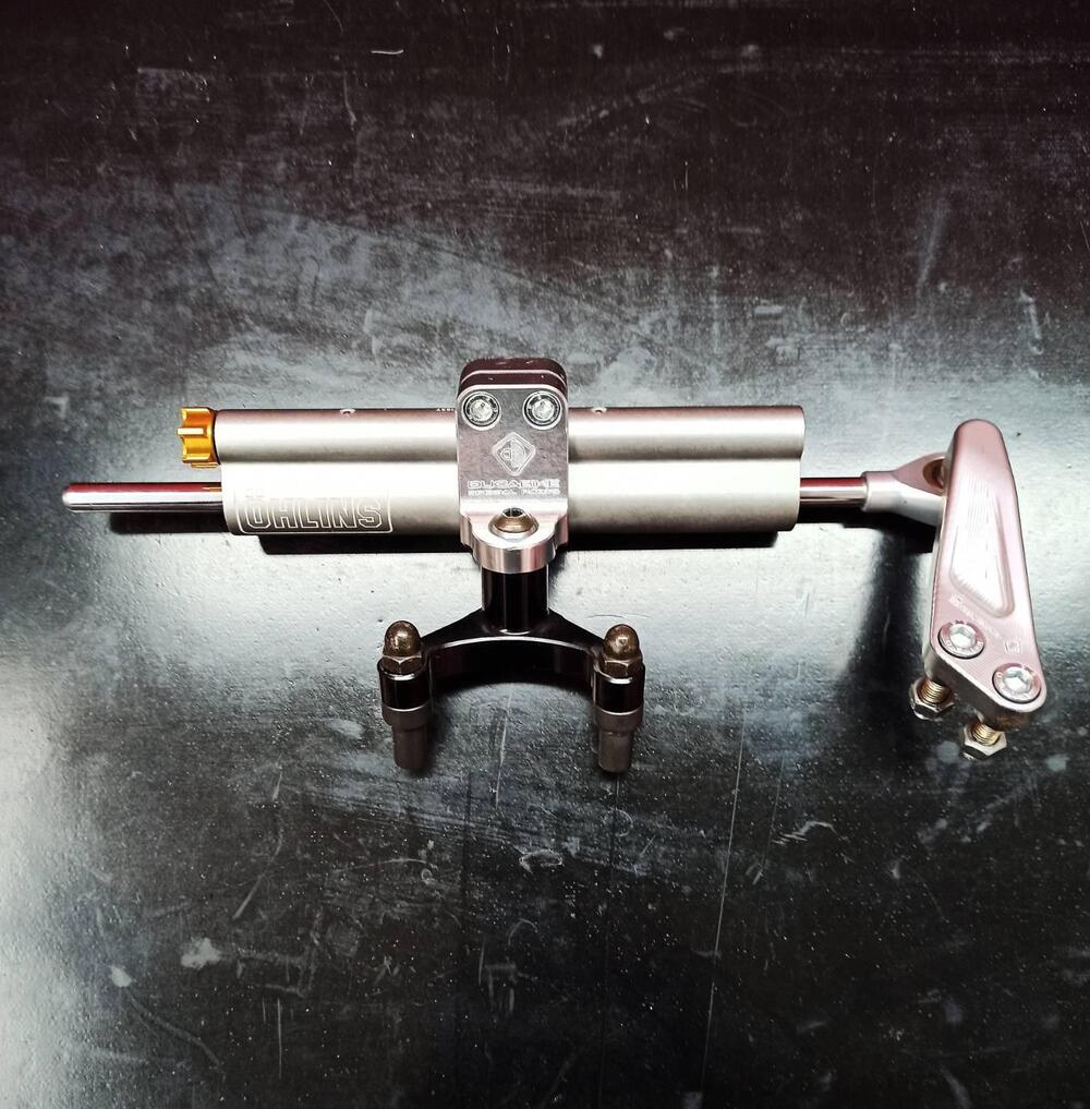 Kit ammortizzatore di sterzo Ohlins per Ducati Sup Öhlins (2)