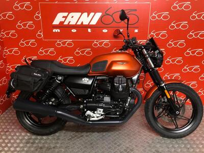 Moto Guzzi V7 Stone (2021 - 24) usata