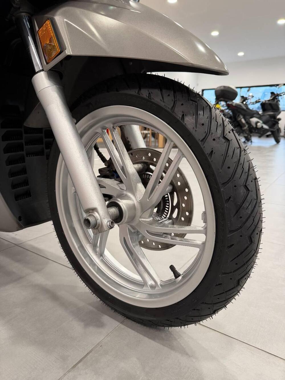 Honda SH 350 (2021 - 24) (14)