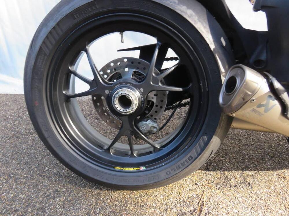 Ducati Panigale V4 S 1100 (2021) (9)