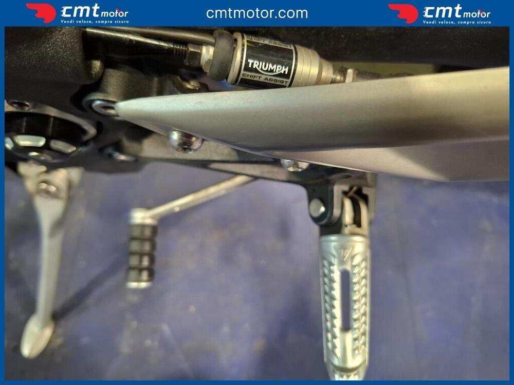 Triumph Street Triple R (2020 - 22) (6)