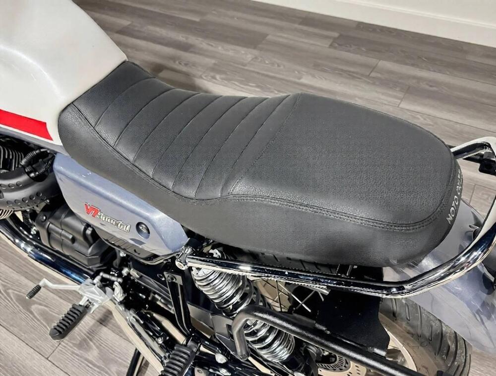 Moto Guzzi V7 Special (2021 - 24) (4)
