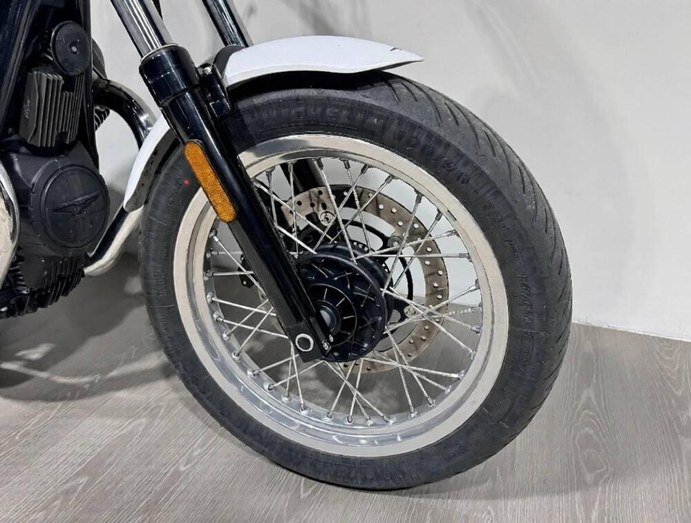 Moto Guzzi V7 Special (2021 - 24) (6)