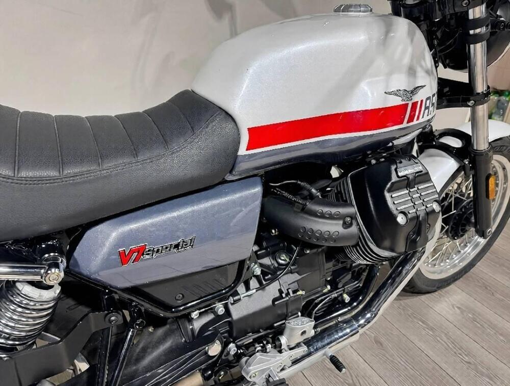 Moto Guzzi V7 Special (2021 - 24) (7)