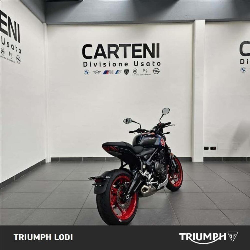 Triumph Trident 660 Triple Tribute Edition (2025 - 26) (4)