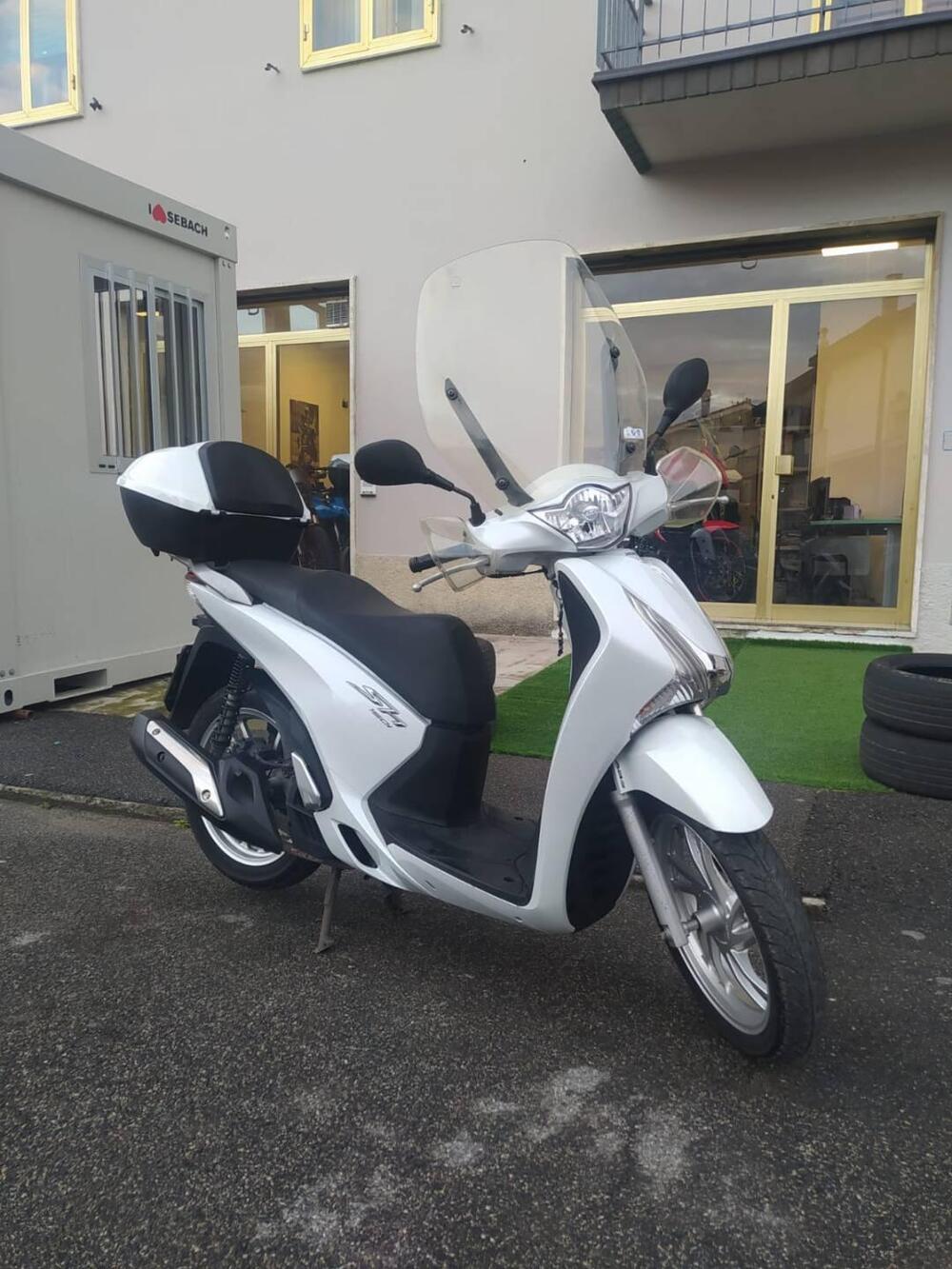 Honda SH 150 i ABS (2013 - 16) (2)