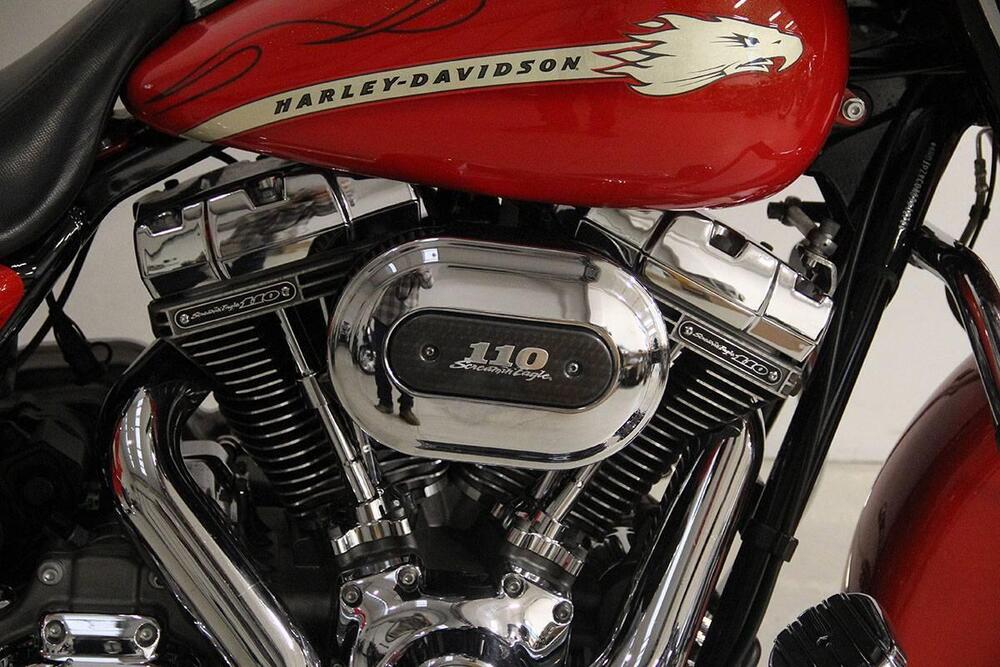 Harley-Davidson 1800 Street Glide (2010 - 11) - FLHXSE (3)