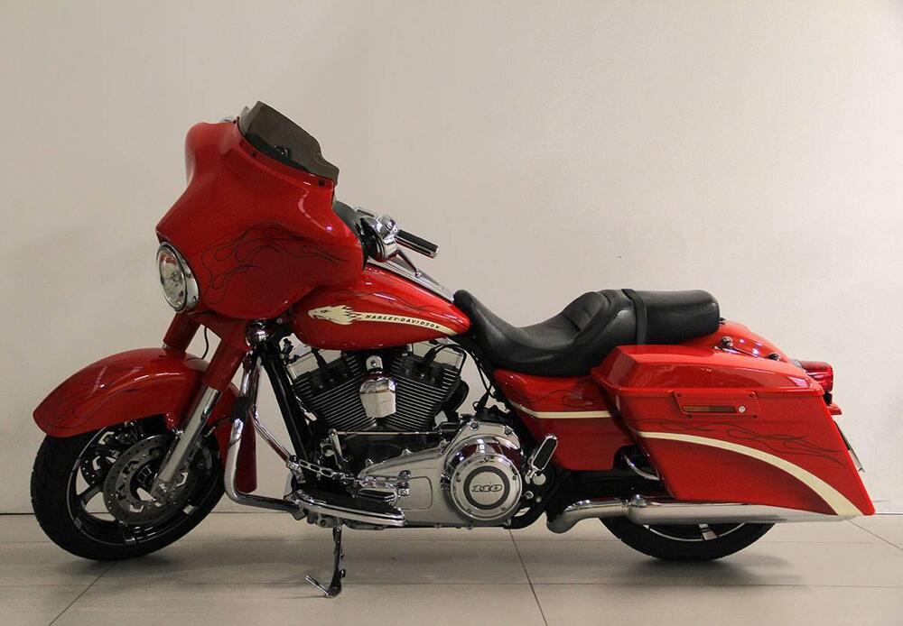 Harley-Davidson 1800 Street Glide (2010 - 11) - FLHXSE (7)