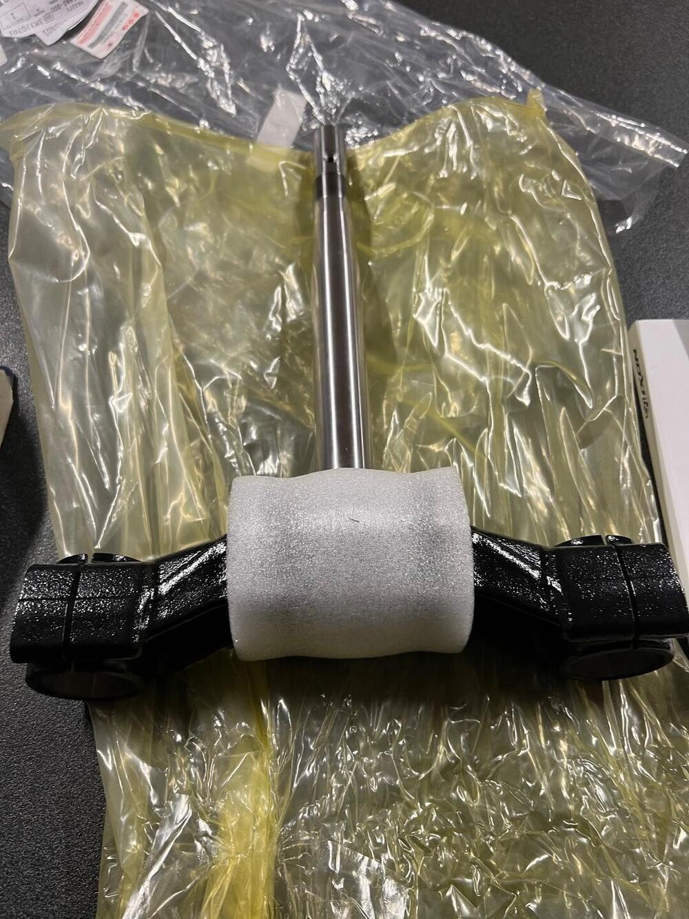 Suzuki Burgman 400 piastra inferiore (2)