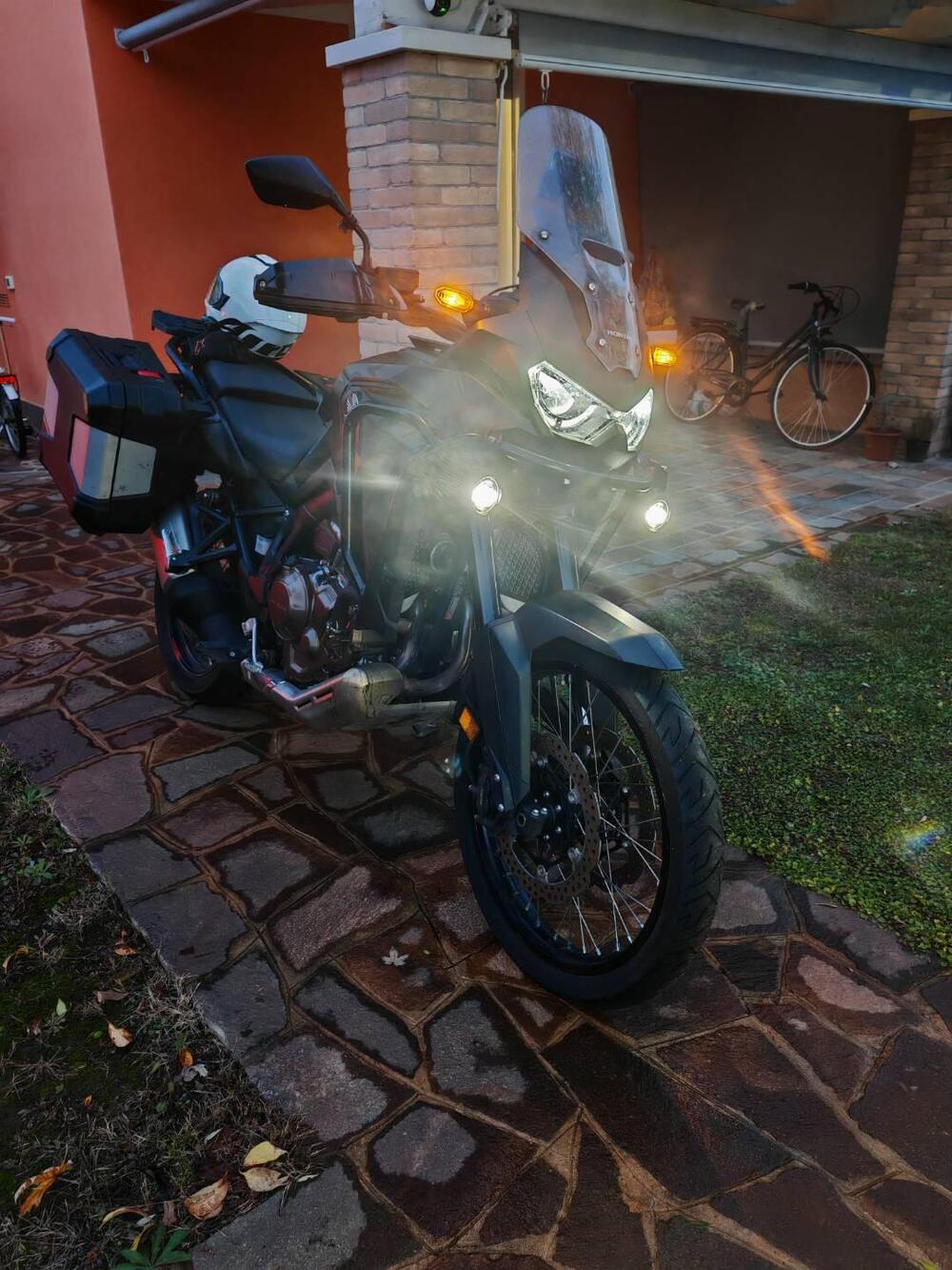 Honda Africa Twin CRF 1100L Urban (2022 - 23) (10)