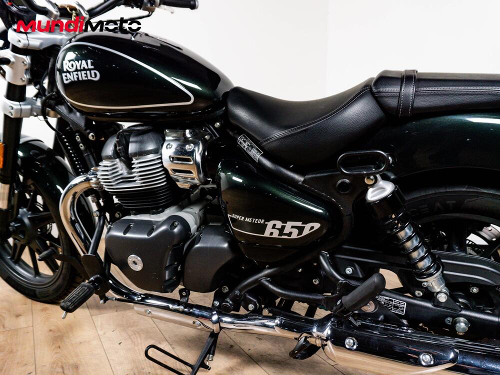 Royal Enfield Super Meteor 650 (2023 - 26) (10)