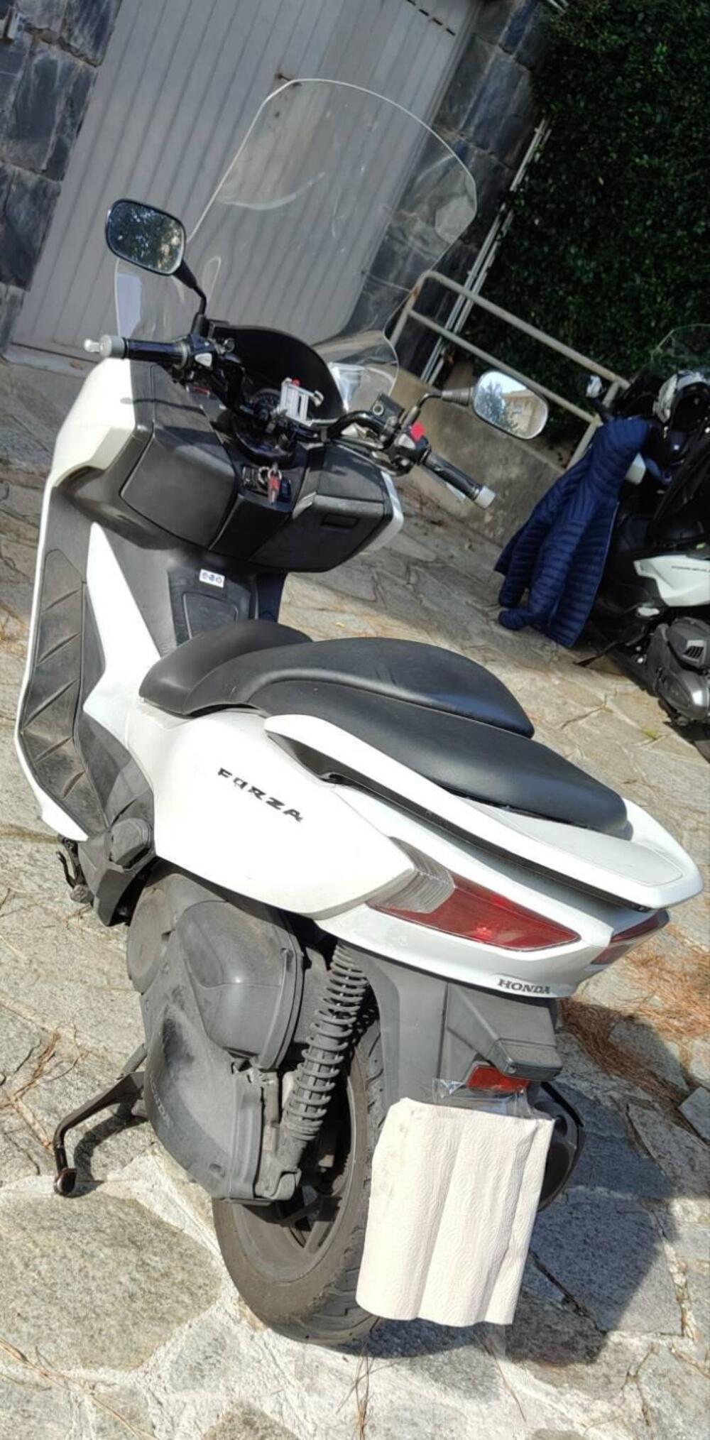 Honda Forza 300 ABS (2013 - 17) (4)