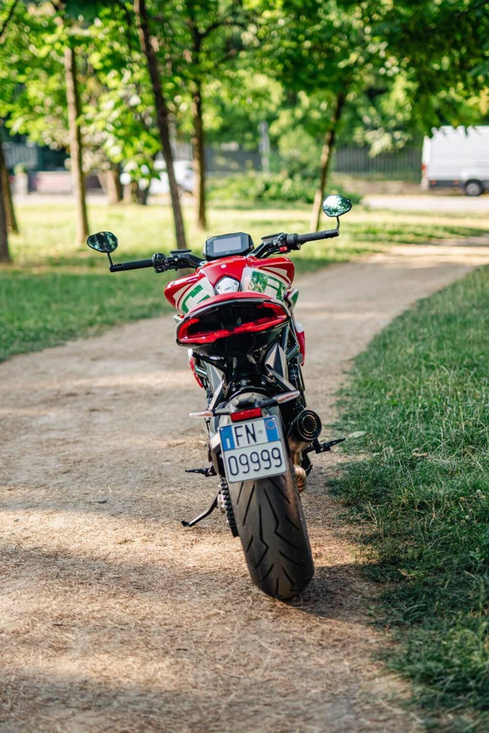 MV Agusta Dragster 800 RC SCS (2022 - 25) (3)