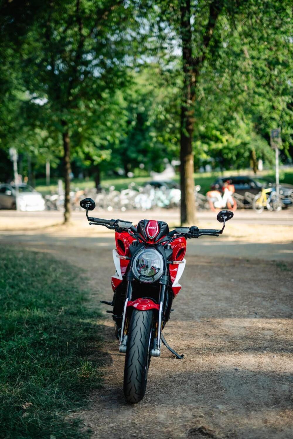 MV Agusta Dragster 800 RC SCS (2022 - 25) (15)