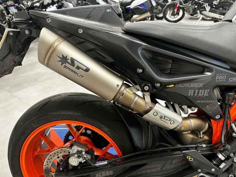 KTM 890 Duke R (2020) (12)