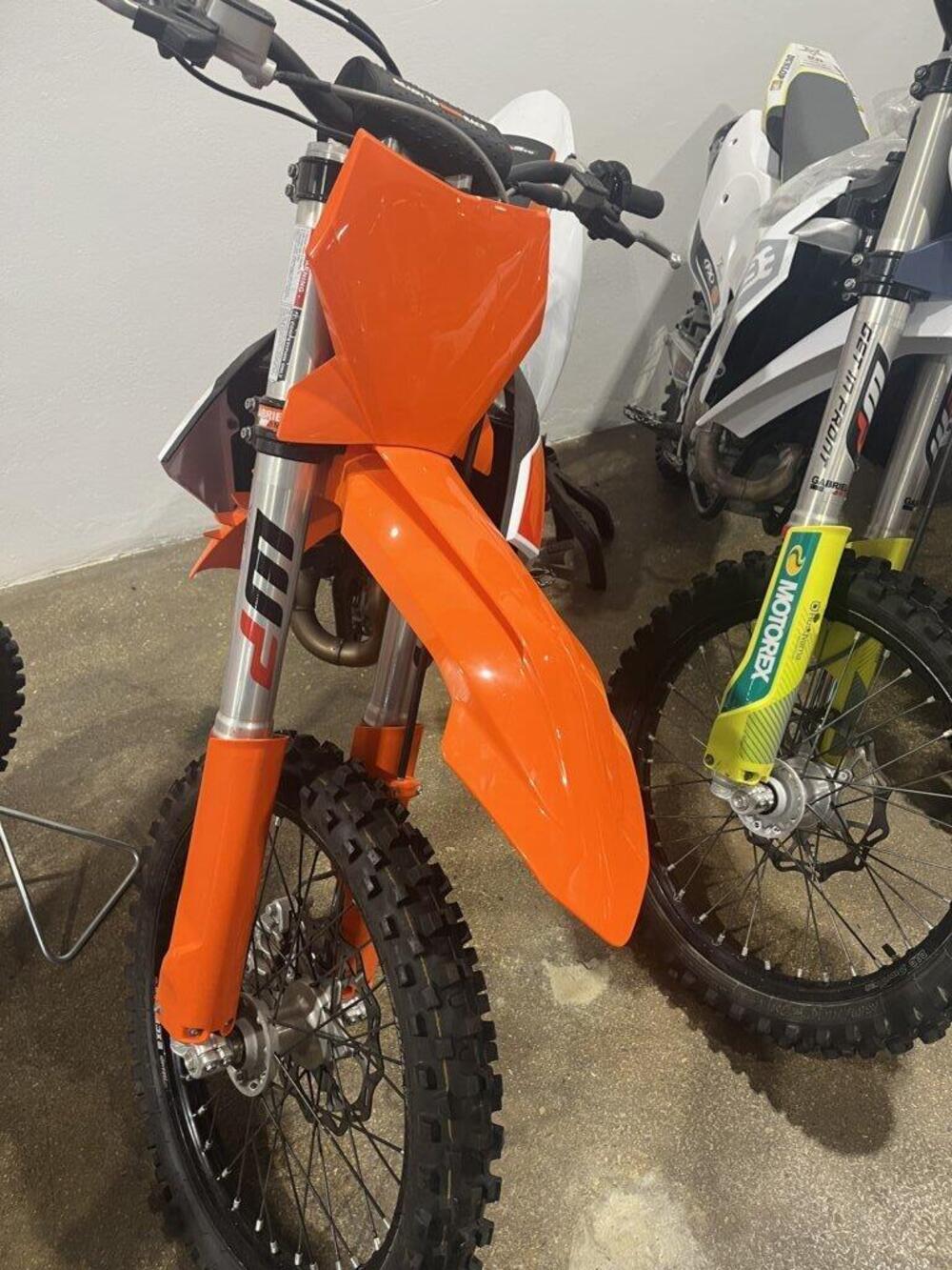 KTM 450 SX-F (2024) (2)