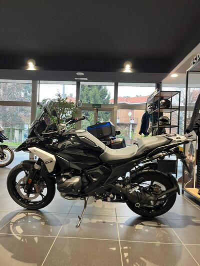 Bmw R 1300 GS Triple Black (2023 - 25) usata