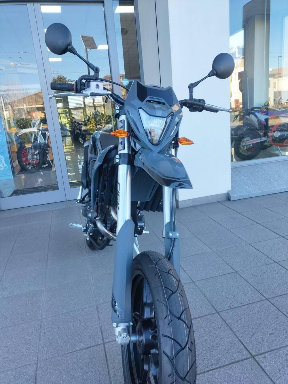 Betamotor RR 125 4T Motard T - X Special Edition (2025 - 26) (3)