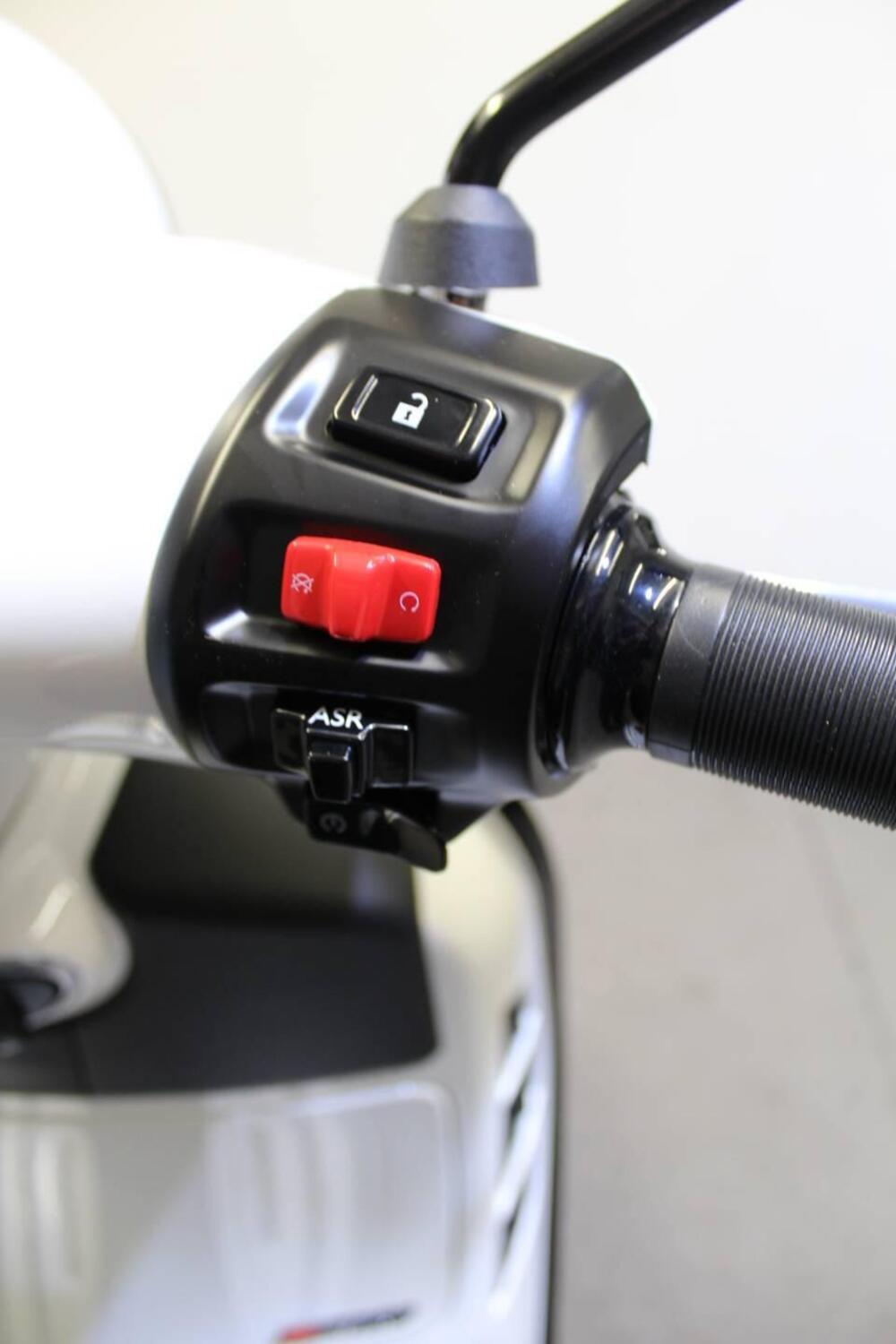 Vespa GTS 310 Supersport (2025) (9)