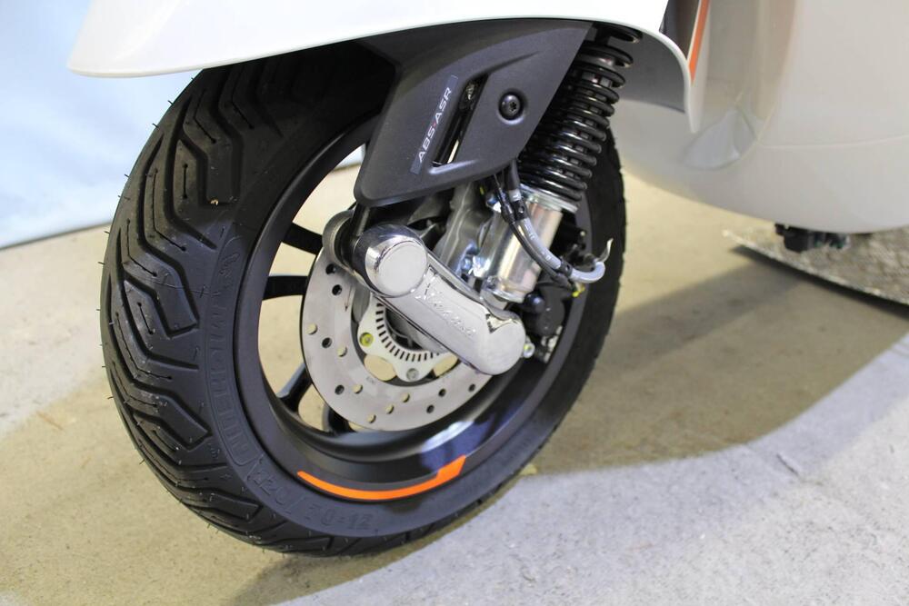 Vespa GTS 310 Supersport (2025) (14)