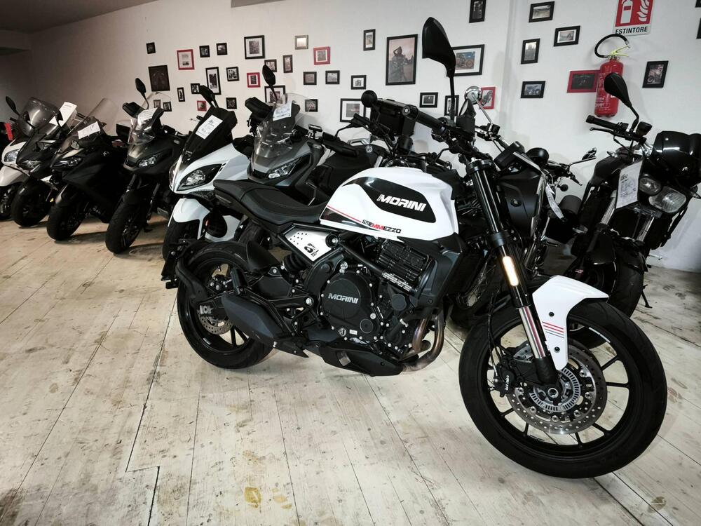 Moto Morini SEIEMMEZZO STR (2022 - 26) (3)
