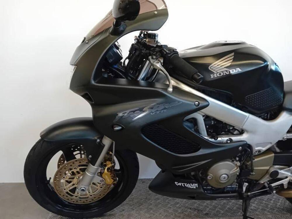 Honda VTR 1000 F Firestorm (2001 - 07) (4)