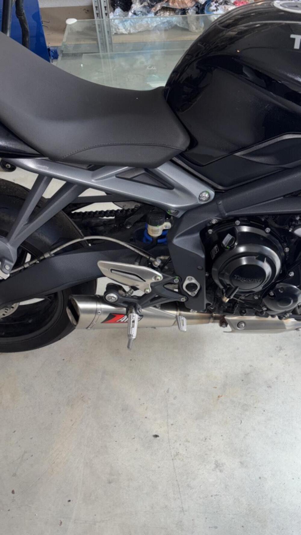 Triumph Street Triple (2013) (7)