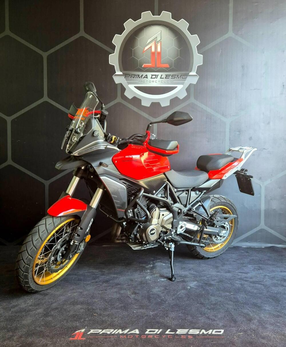 QJ Motor SRT 700 X (2024 - 25) (3)