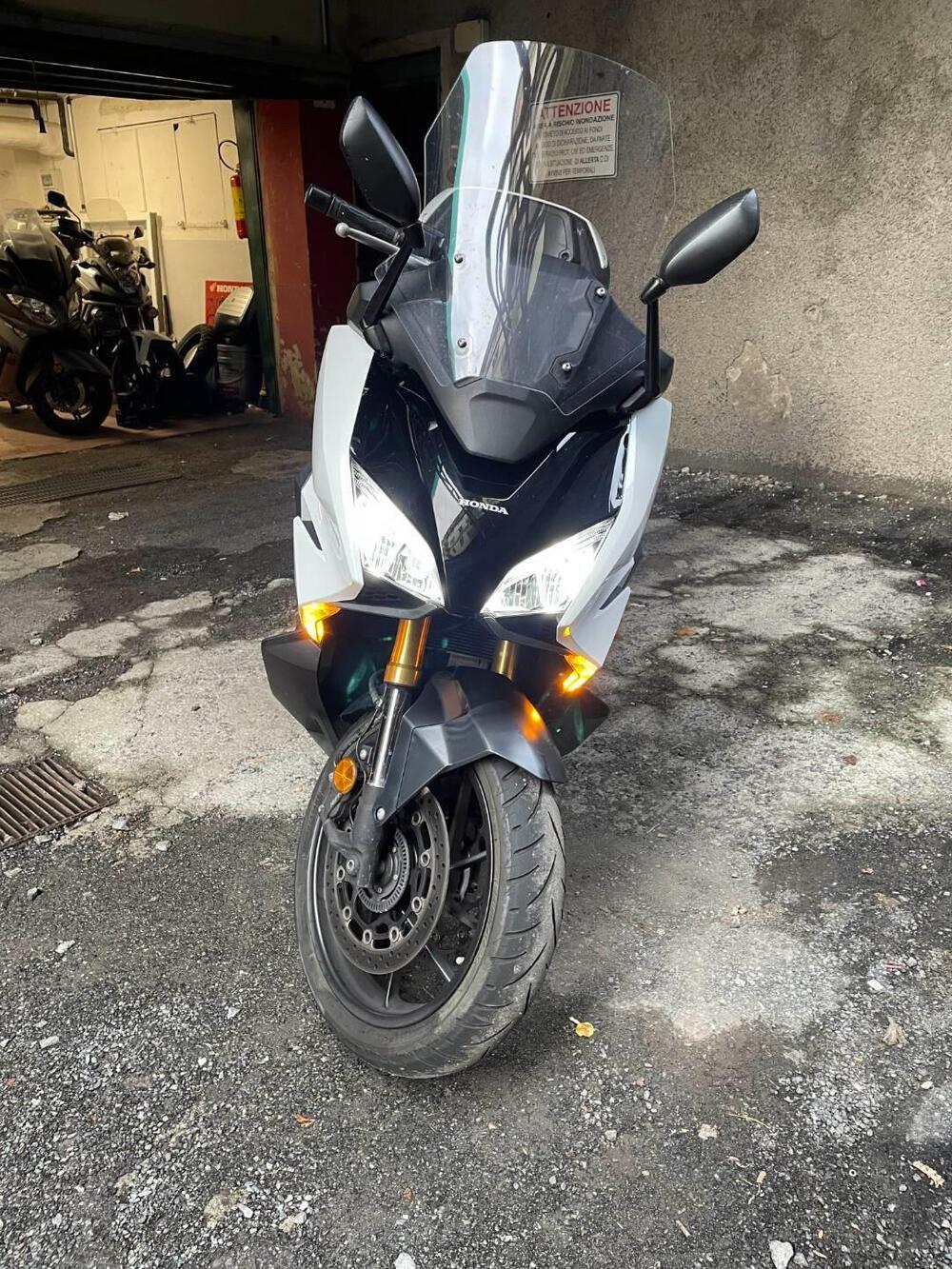 Honda Forza 750 DCT Urban (2021 - 24) (3)