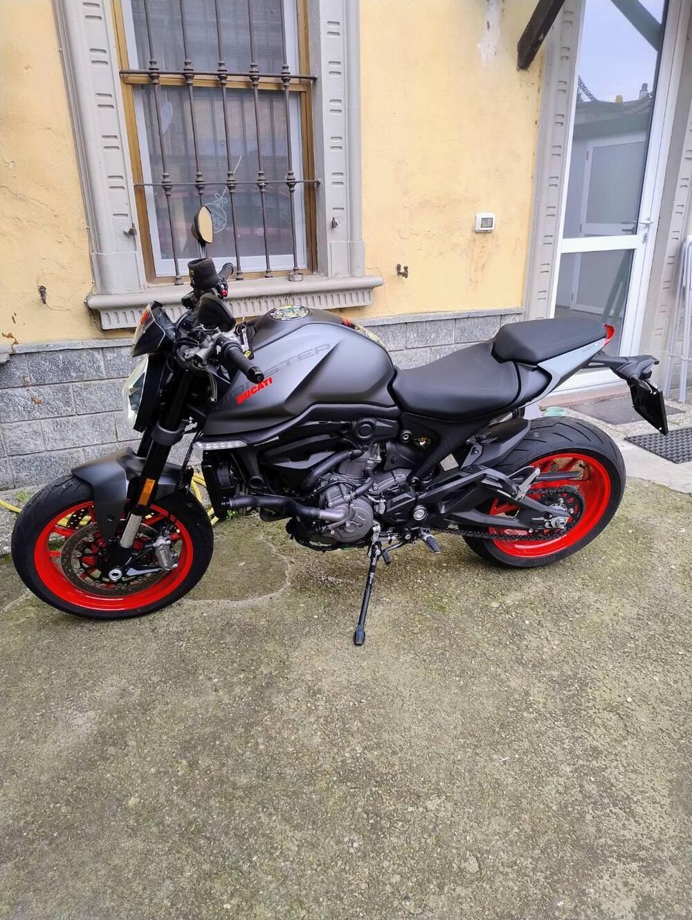 Ducati Monster 937 + (2021 - 25) (2)