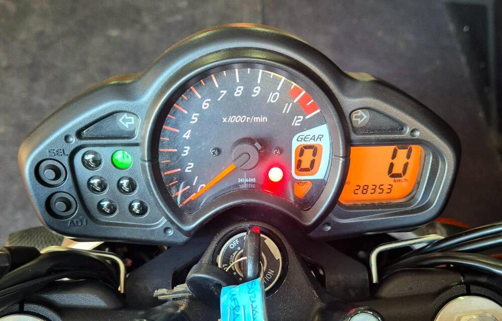 Suzuki Gladius 650 SFV (2009 - 15) (7)