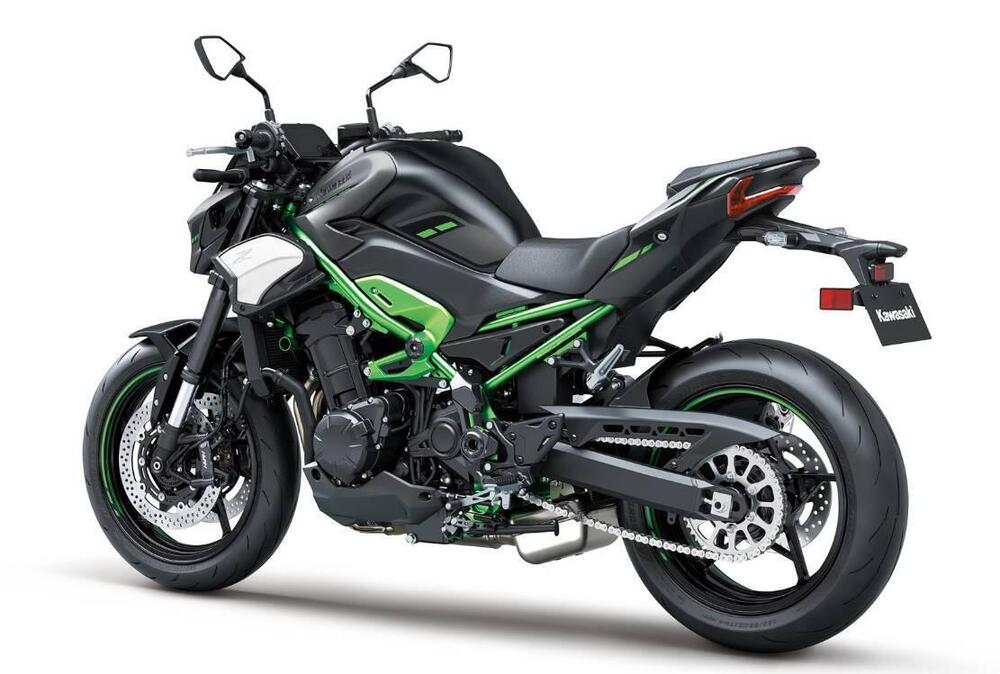 Kawasaki Z 900 (2025 - 26) (2)