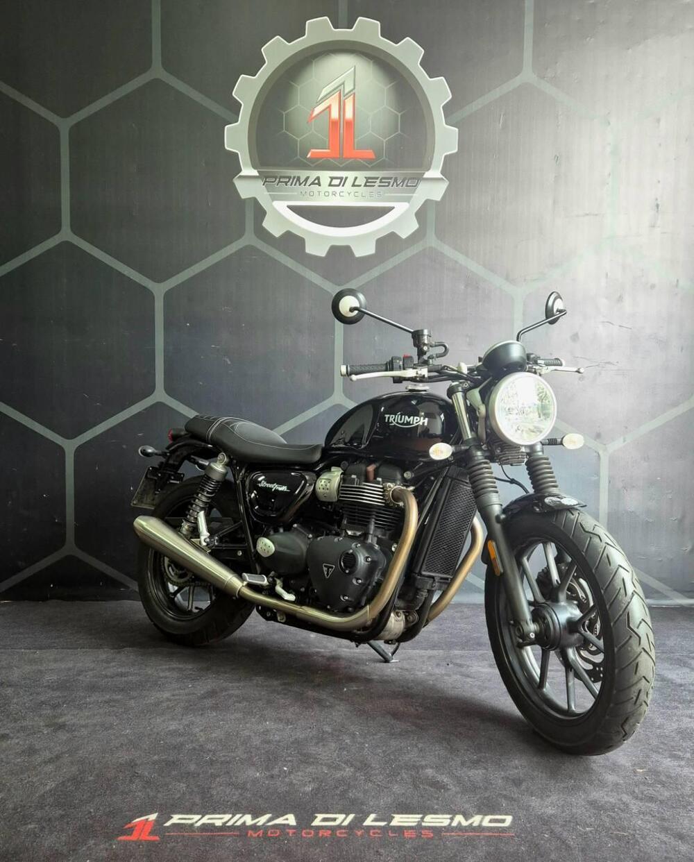 Triumph Street Twin 900 (2017 - 18) (4)