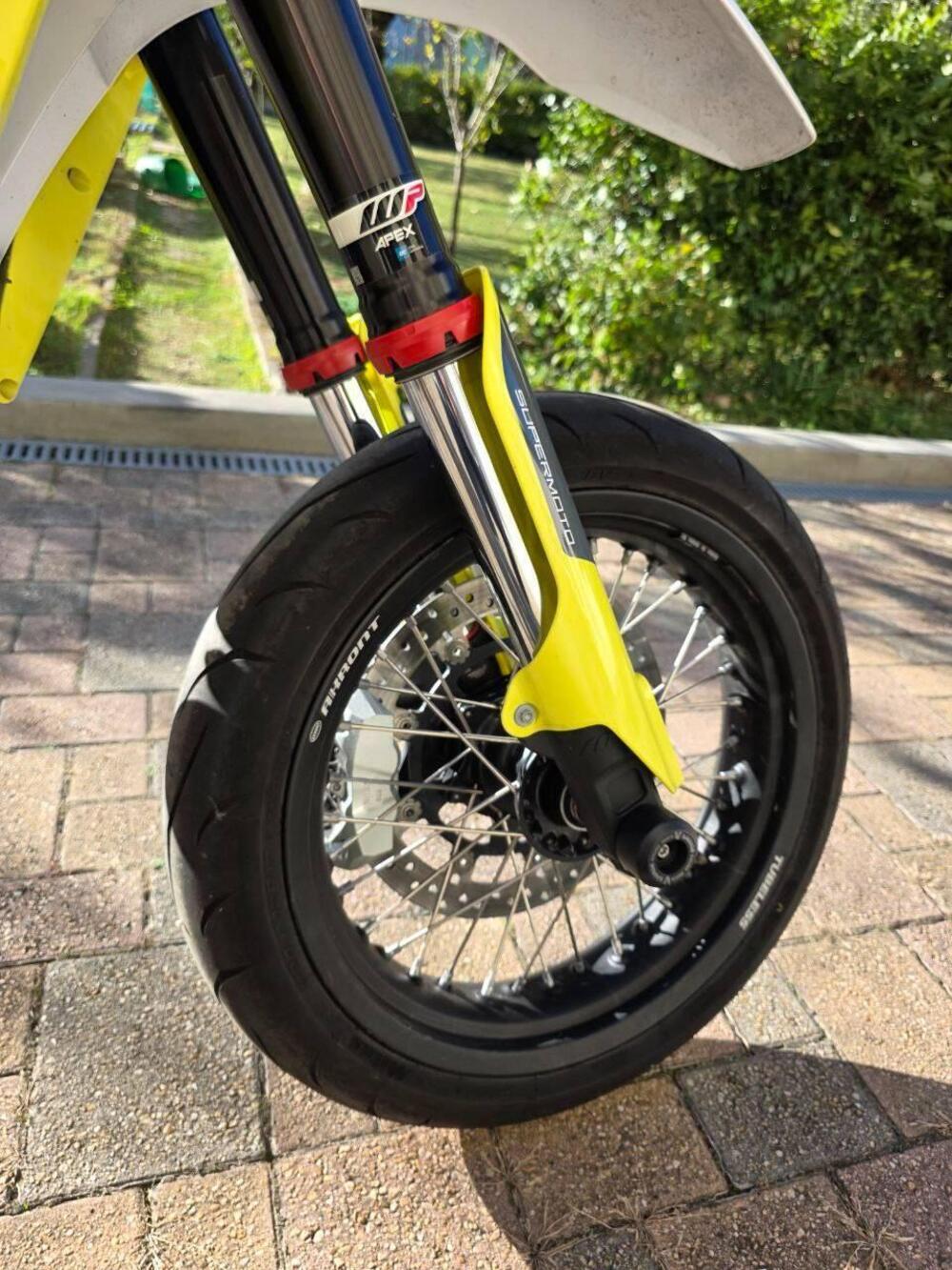 Husqvarna 701 Supermoto (2022) (6)