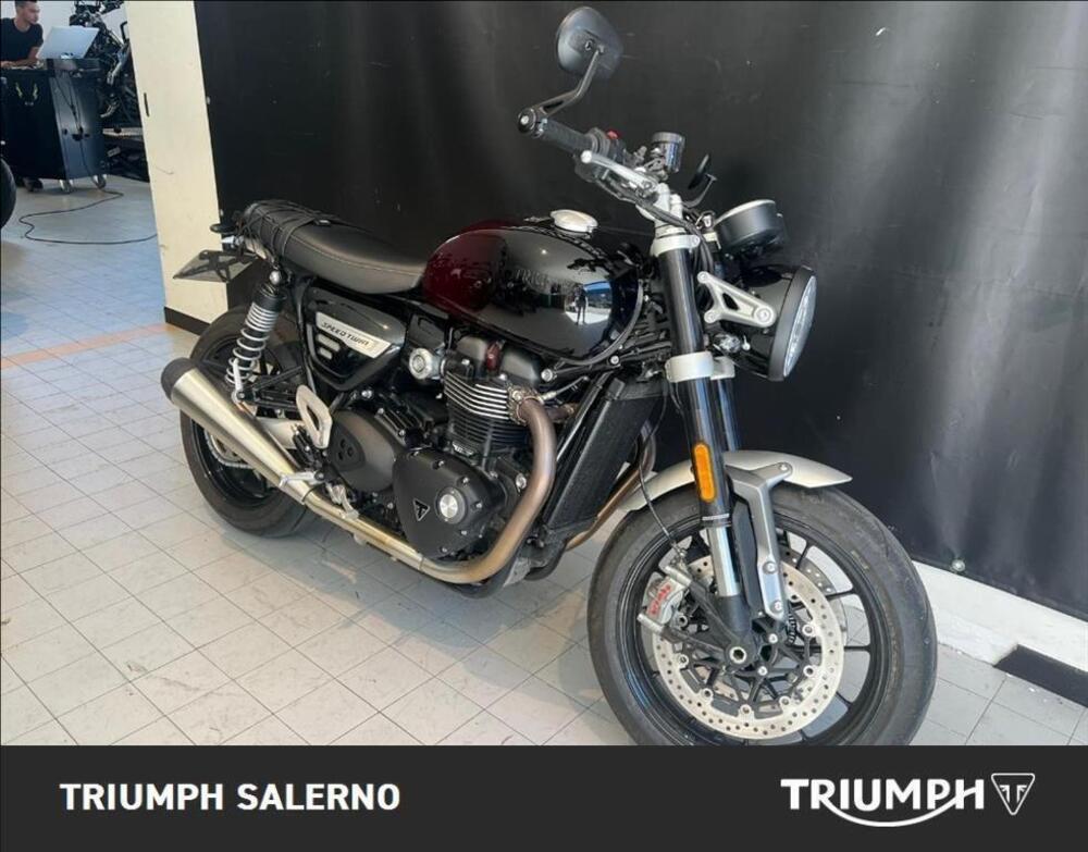 Triumph Speed Twin 1200 Stealth Edition (2024) (2)