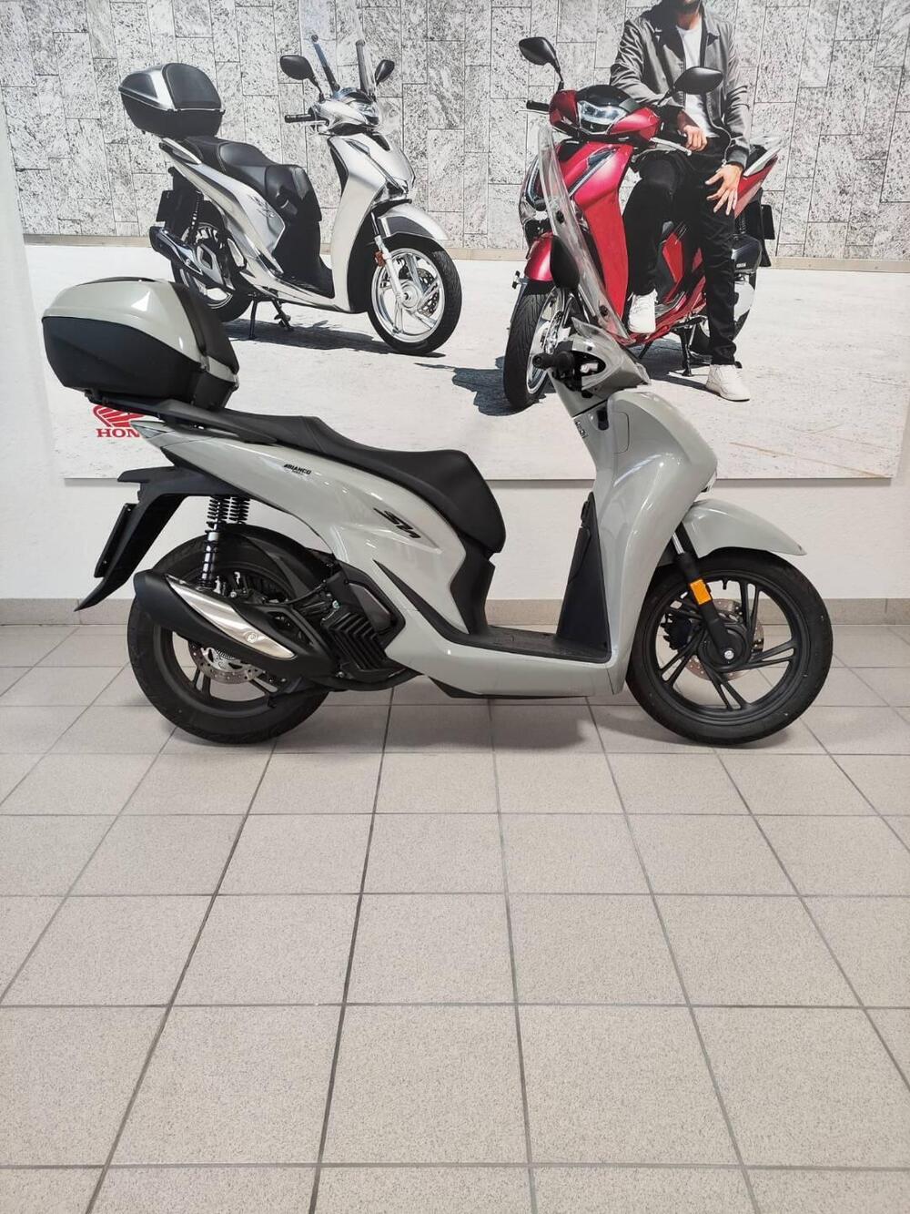 Honda SH 125i (2024 - 25) (4)