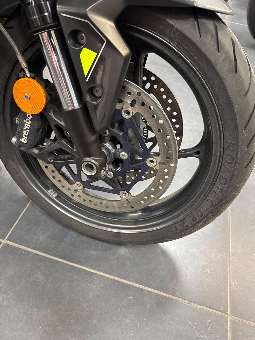 Triumph Street Triple 765 R (2023 - 26) (4)