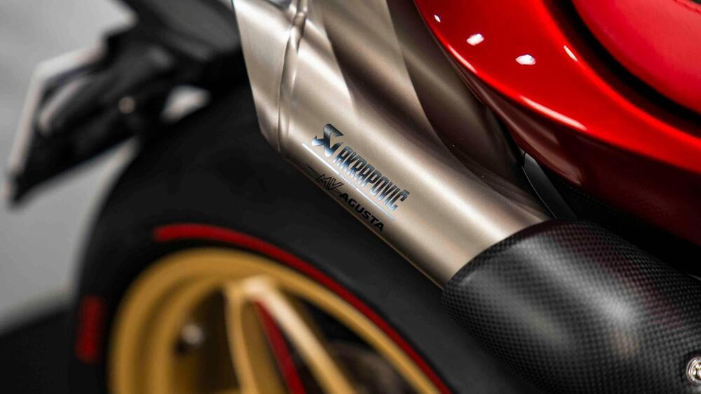 MV Agusta Superveloce 1000 Serie Oro (2024 - 26) (13)