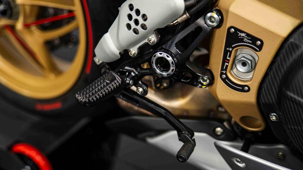 MV Agusta Superveloce 1000 Serie Oro (2024 - 26) (19)