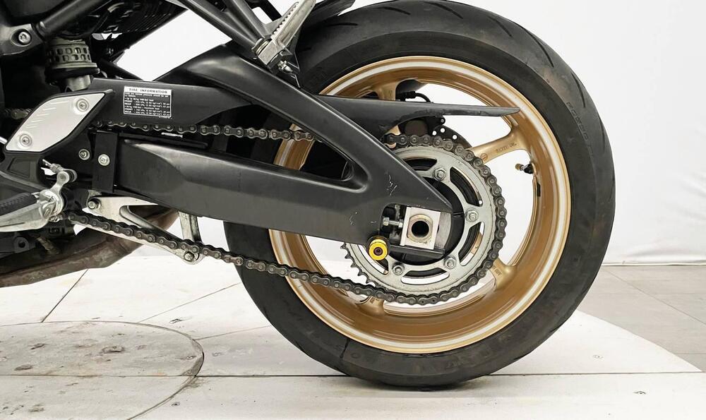 Yamaha FZ8 (2010 - 12) (5)