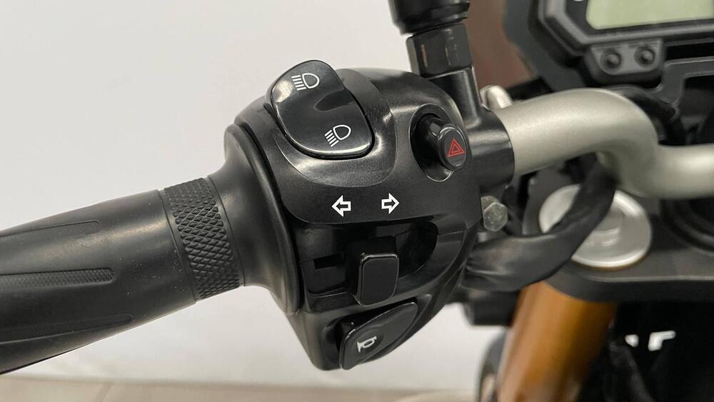 Yamaha FZ8 (2010 - 12) (13)