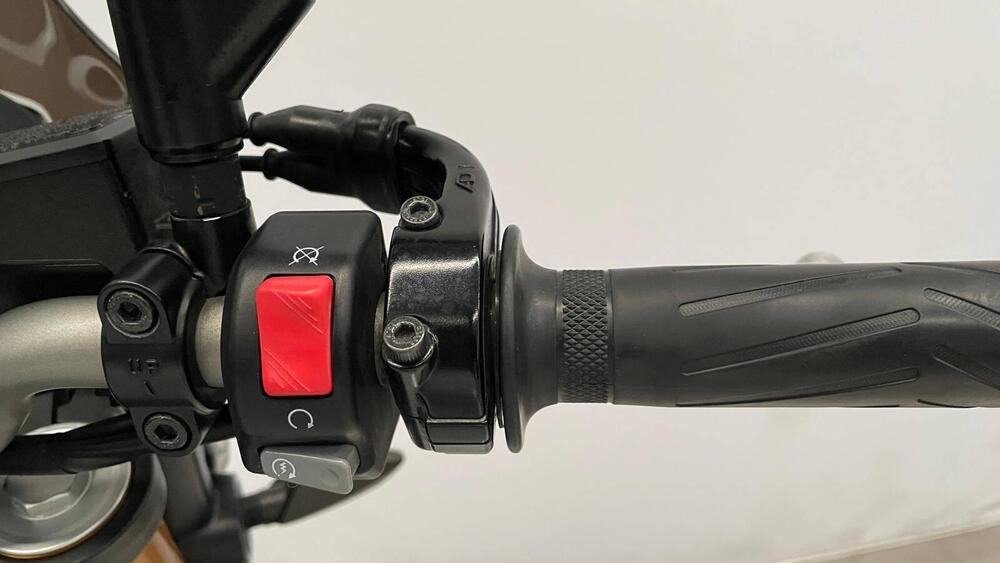 Yamaha FZ8 (2010 - 12) (15)