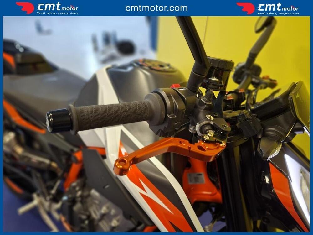 KTM 890 Duke R (2021) (8)