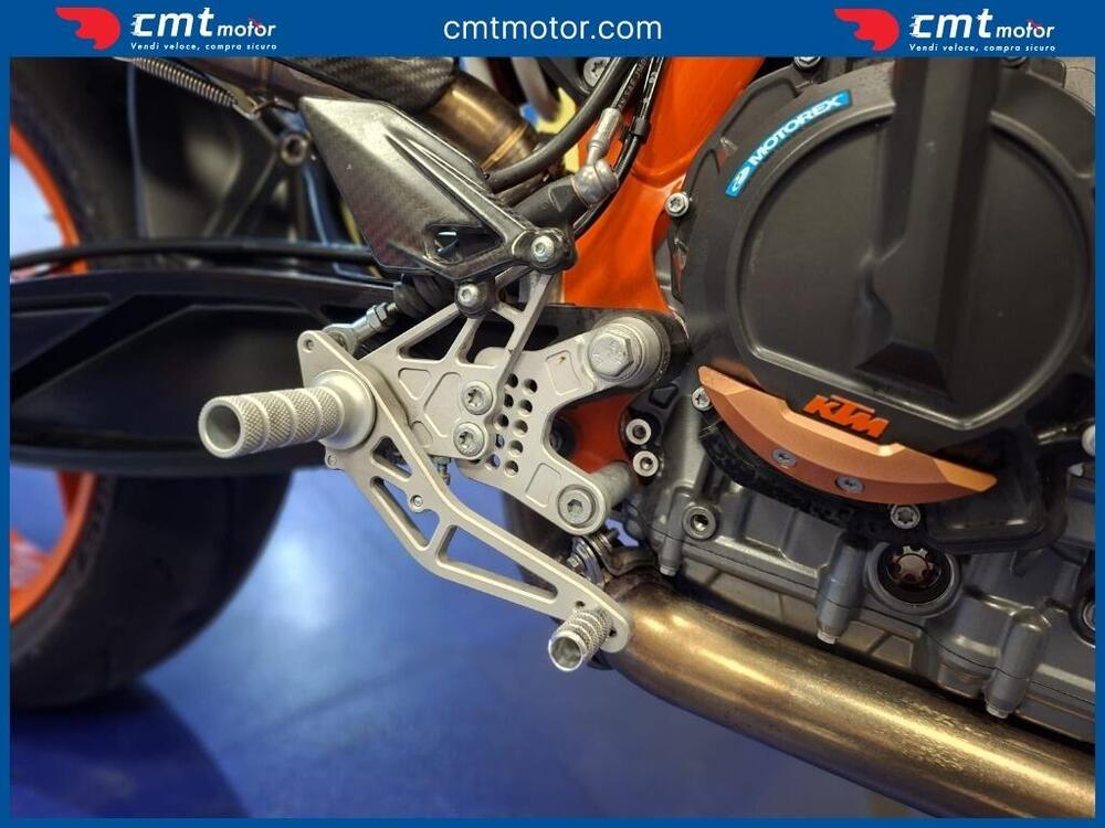 KTM 890 Duke R (2021) (10)