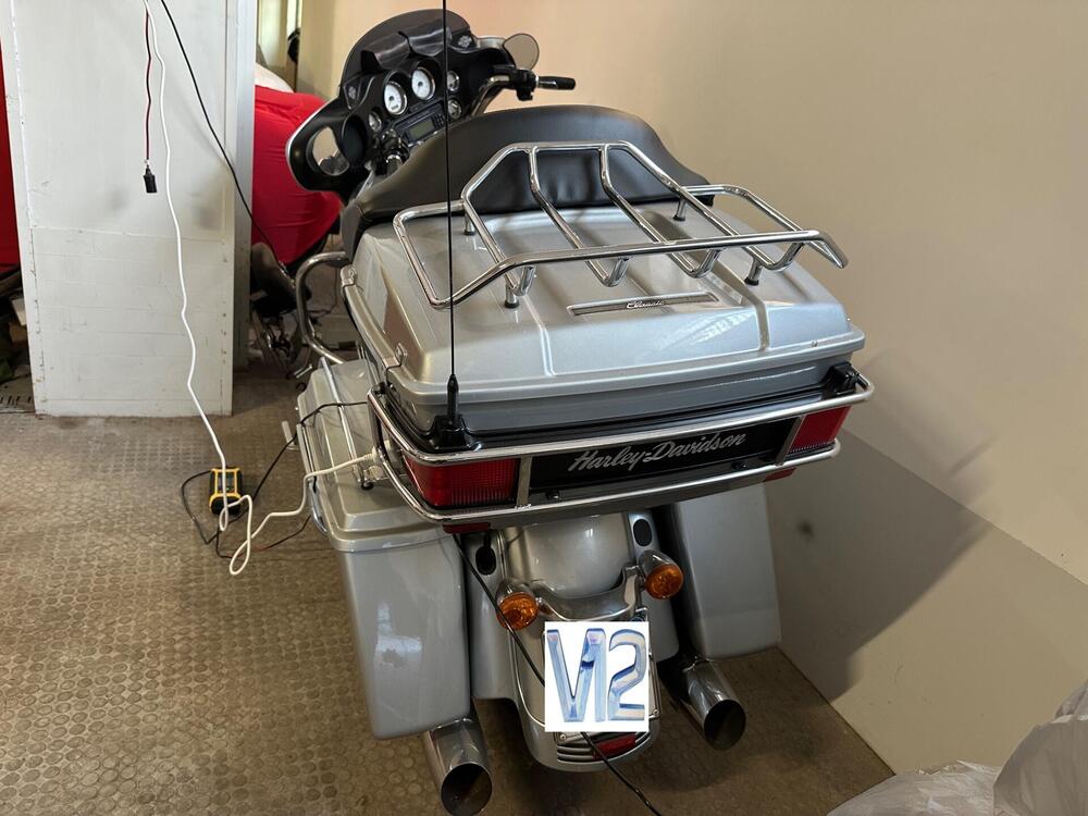 Harley-Davidson 1690 Street Glide (2011 - 13) - FLHX (2)