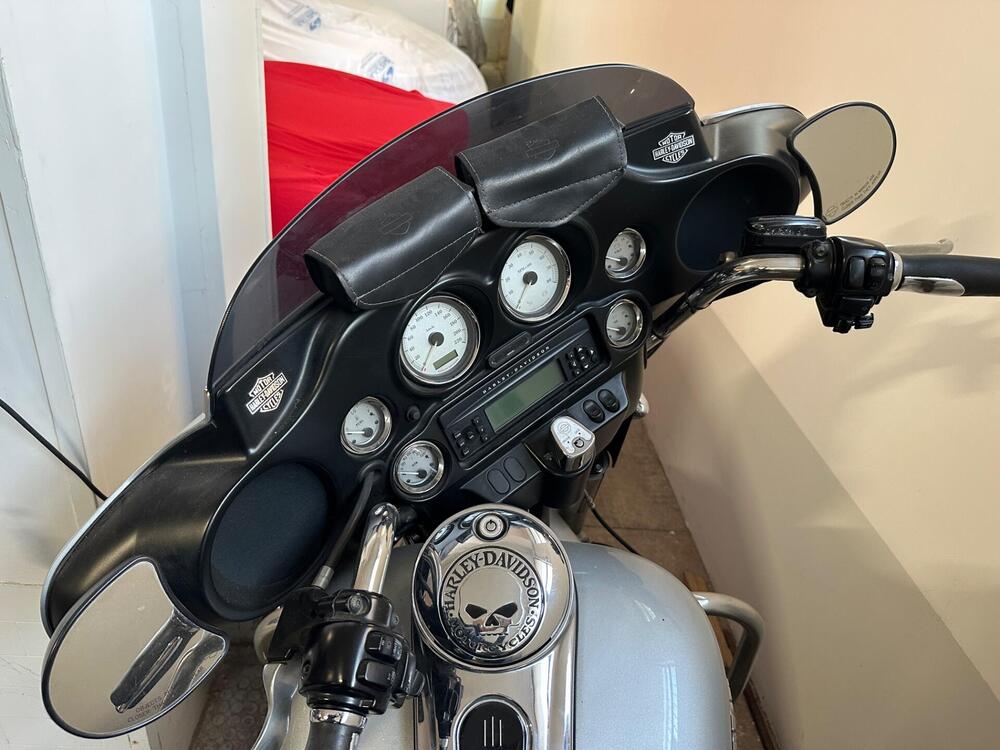 Harley-Davidson 1690 Street Glide (2011 - 13) - FLHX (9)