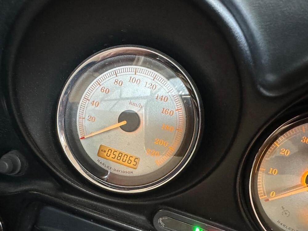 Harley-Davidson 1690 Street Glide (2011 - 13) - FLHX (12)