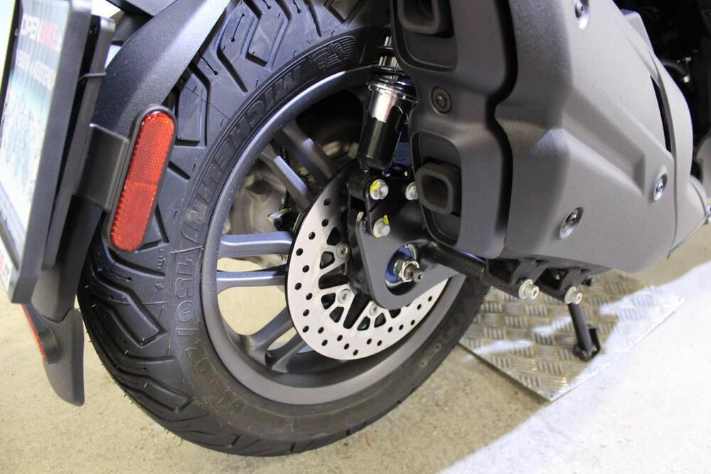 Piaggio Beverly 400 S (2025 - 26) (6)