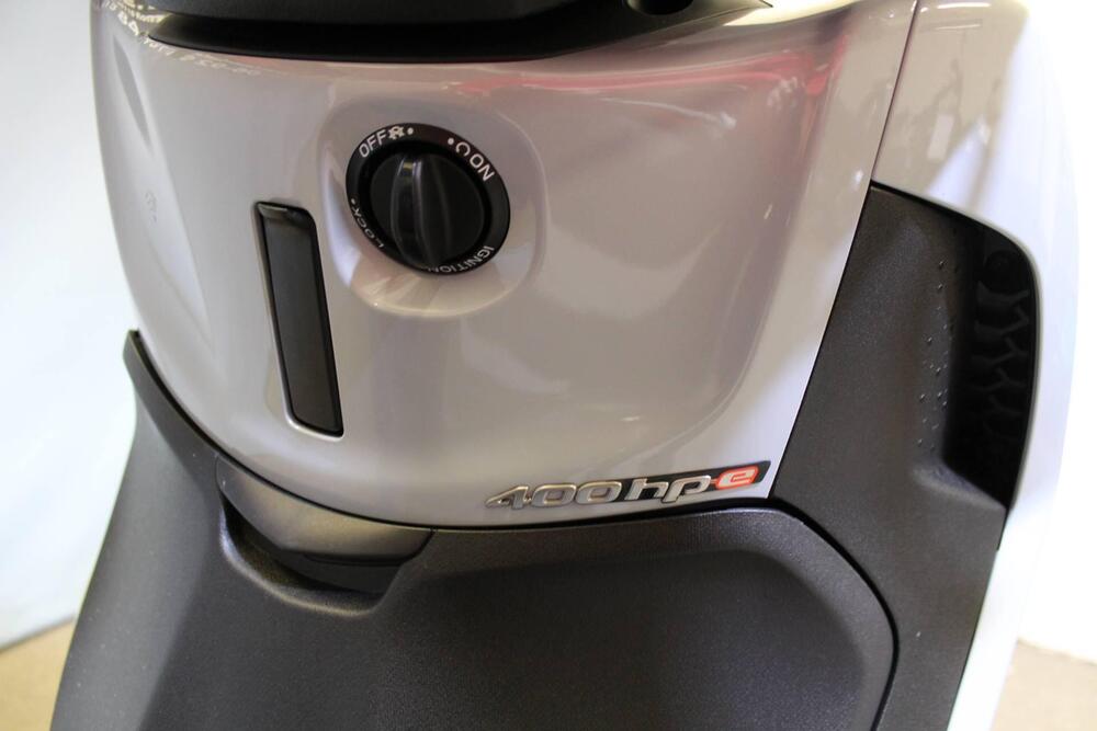 Piaggio Beverly 400 S (2025 - 26) (3)