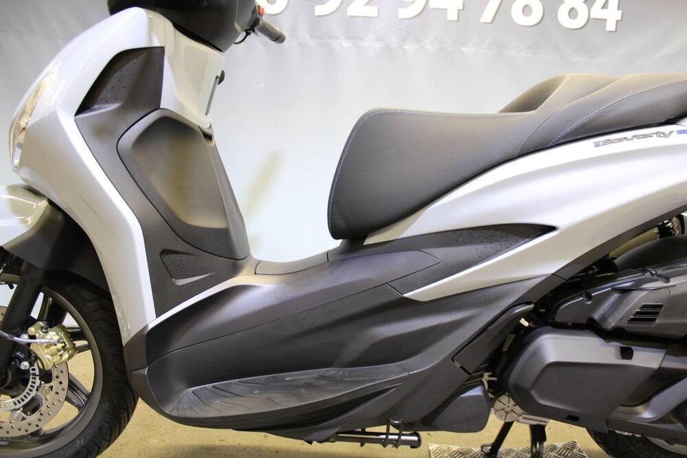 Piaggio Beverly 400 S (2025 - 26) (16)